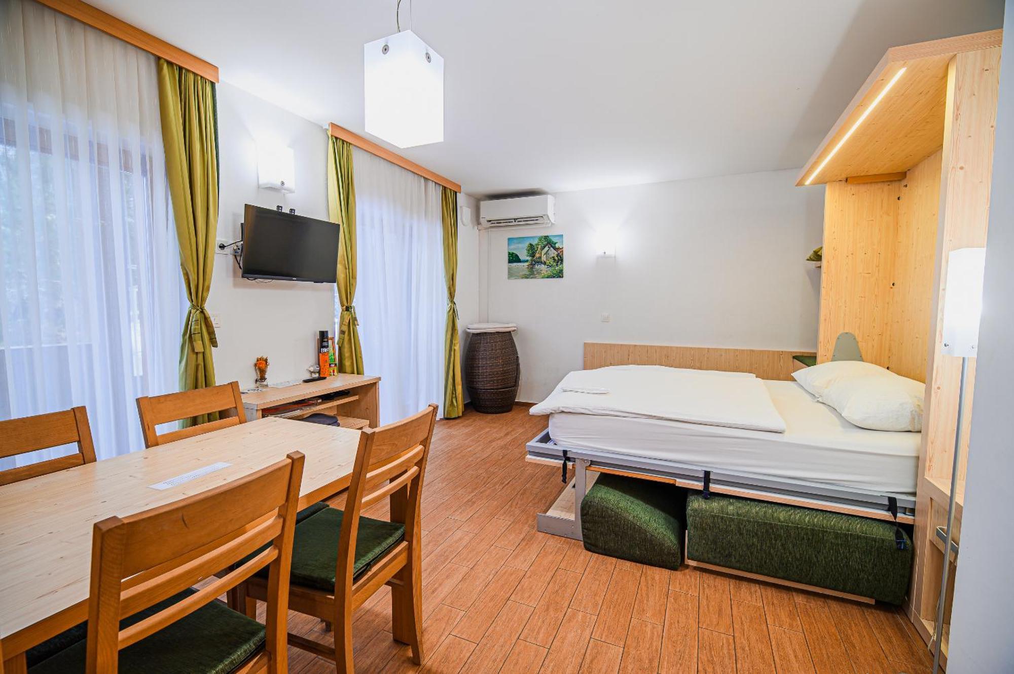 Apartments Maleric With Indoor Pool And Wellness Dragatuš Εξωτερικό φωτογραφία