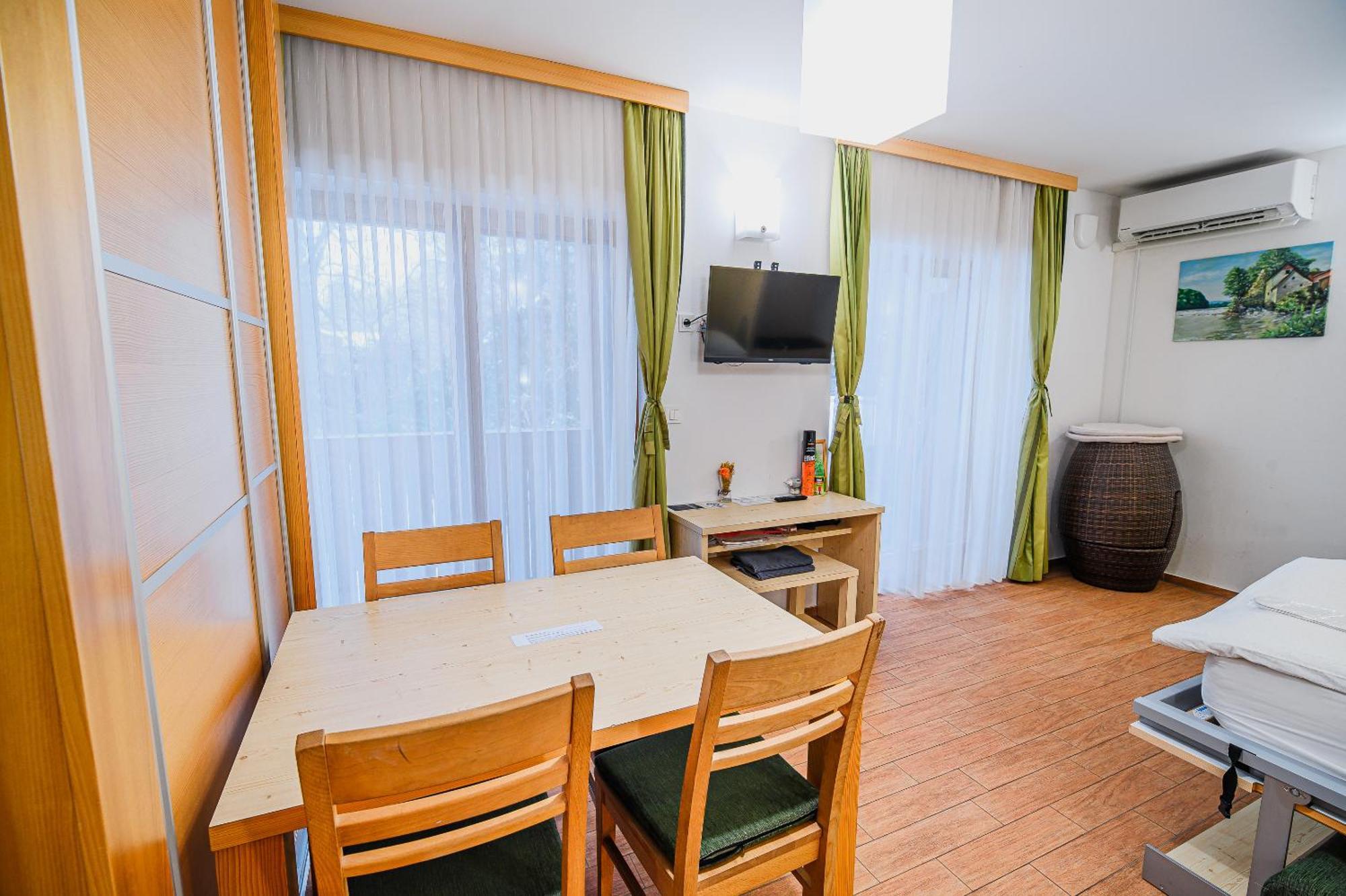 Apartments Maleric With Indoor Pool And Wellness Dragatuš Δωμάτιο φωτογραφία