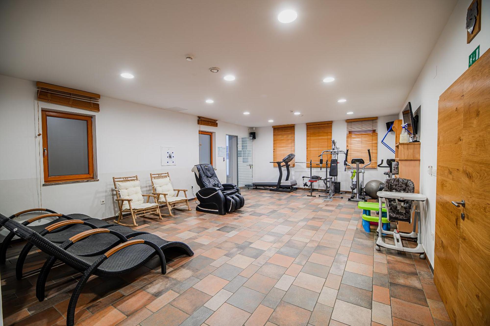 Apartments Maleric With Indoor Pool And Wellness Dragatuš Εξωτερικό φωτογραφία